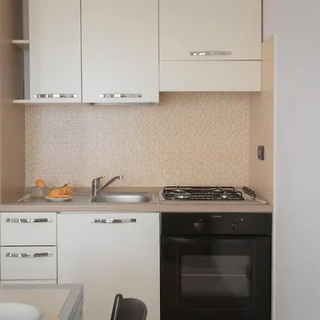 Stylish Le Fontane 1 Bedroom Sleeps 2 Num0754 شقة